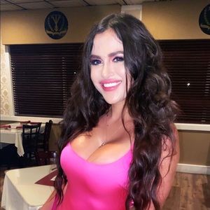 Meet your Posher, Stelina